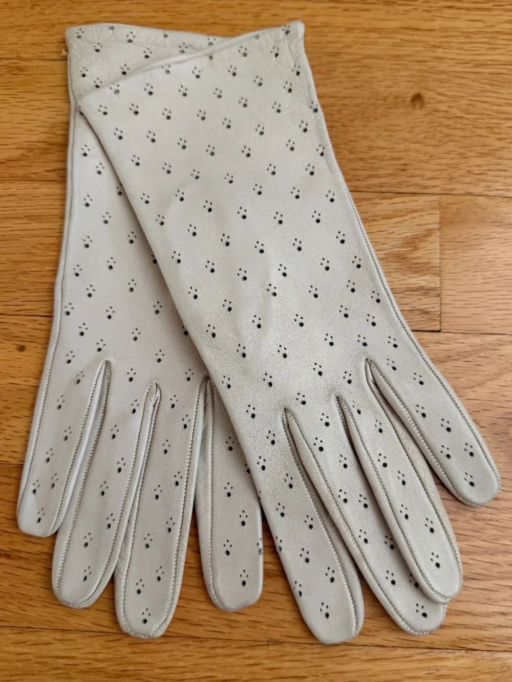 NWOT Kid Leather Womens Gloves Cream Color Size 7